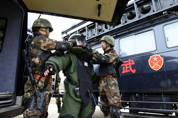 英國(guó)進(jìn)口MK5排爆服、SE153搜爆服各到貨20套！歡迎下單！