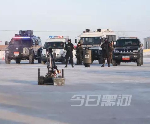 黑河反恐防爆實(shí)戰(zhàn)！看凌天排爆機(jī)器人如何在零下25°迅速出擊。