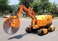 RXR-JM200GD消防破拆救援機(jī)器人 （4履帶、破拆機(jī)械臂、80國(guó)產(chǎn)消防水炮）