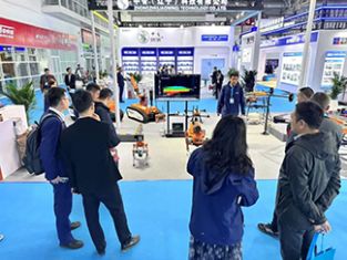 【消防機器狗系列亮相石油展】北京凌天滅火四足機器狗、偵察四足機器狗、運輸四足機器狗、消防系留滅火無人機等重點裝備亮相展會！